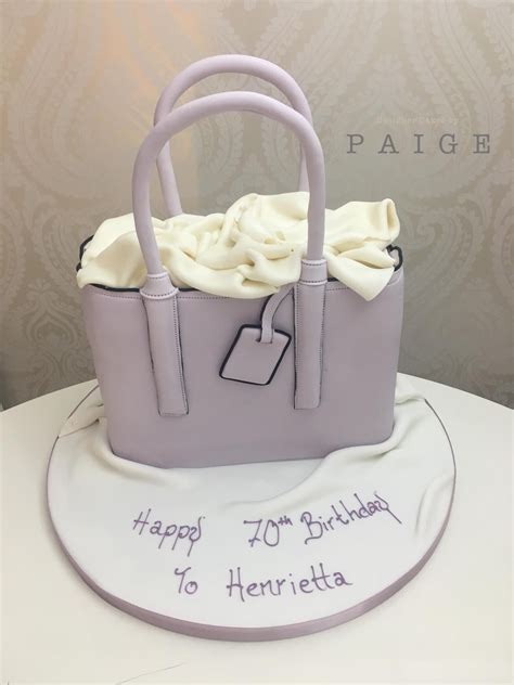 simple handbag cake.